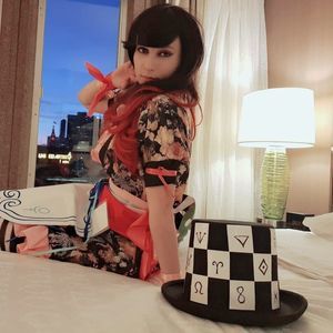 Meet your Posher, Chloé